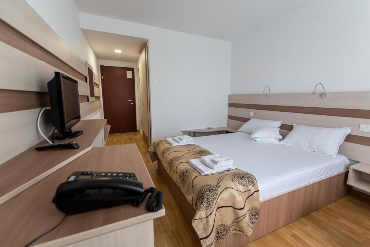 Hotel Capitol Jupiter Bagian luar foto