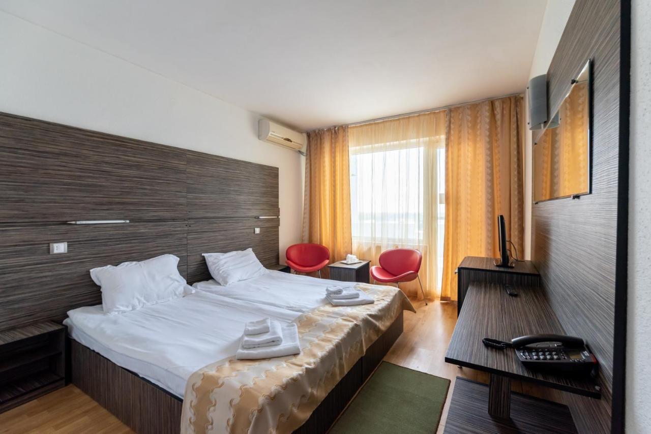Hotel Capitol Jupiter Bagian luar foto