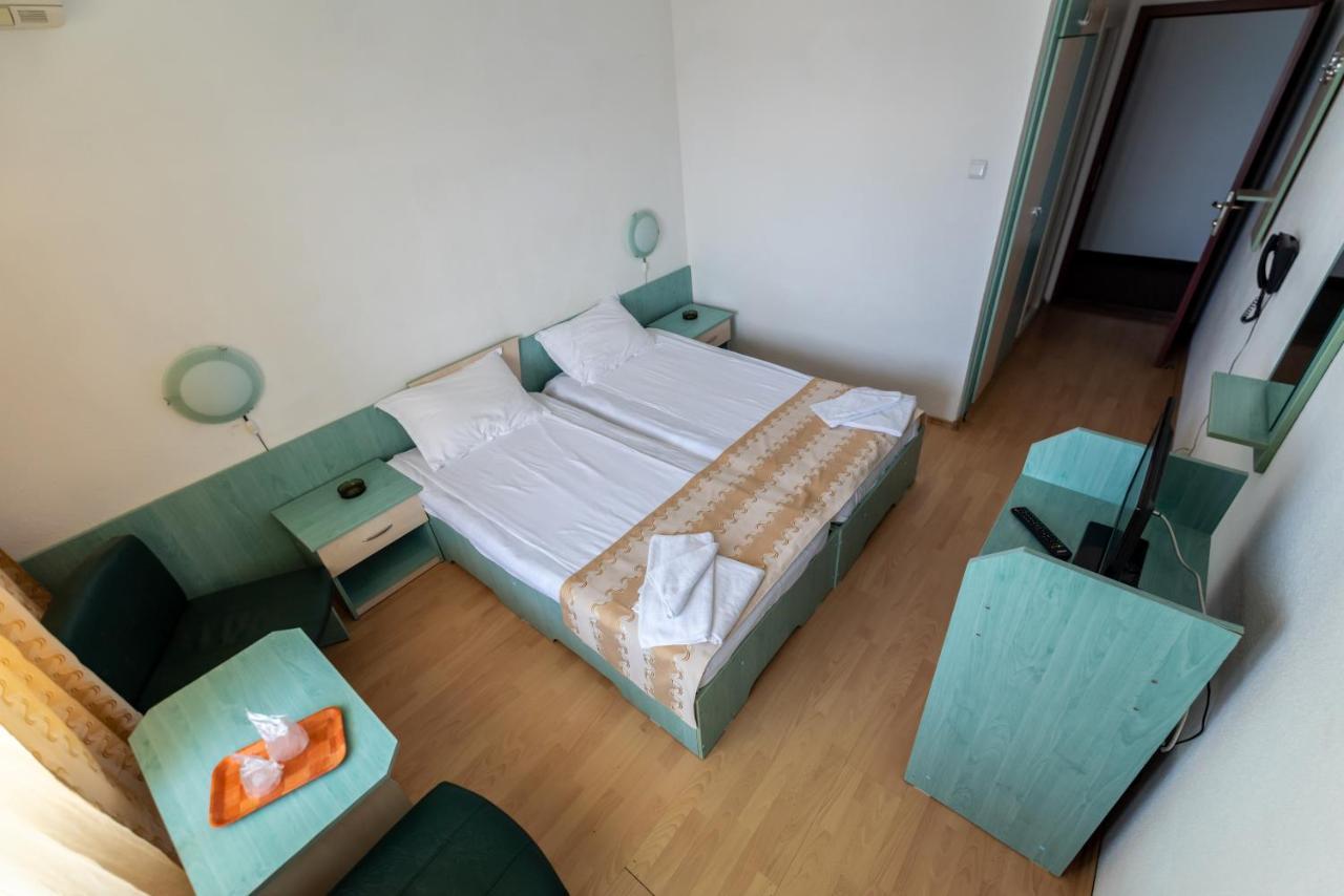 Hotel Capitol Jupiter Bagian luar foto