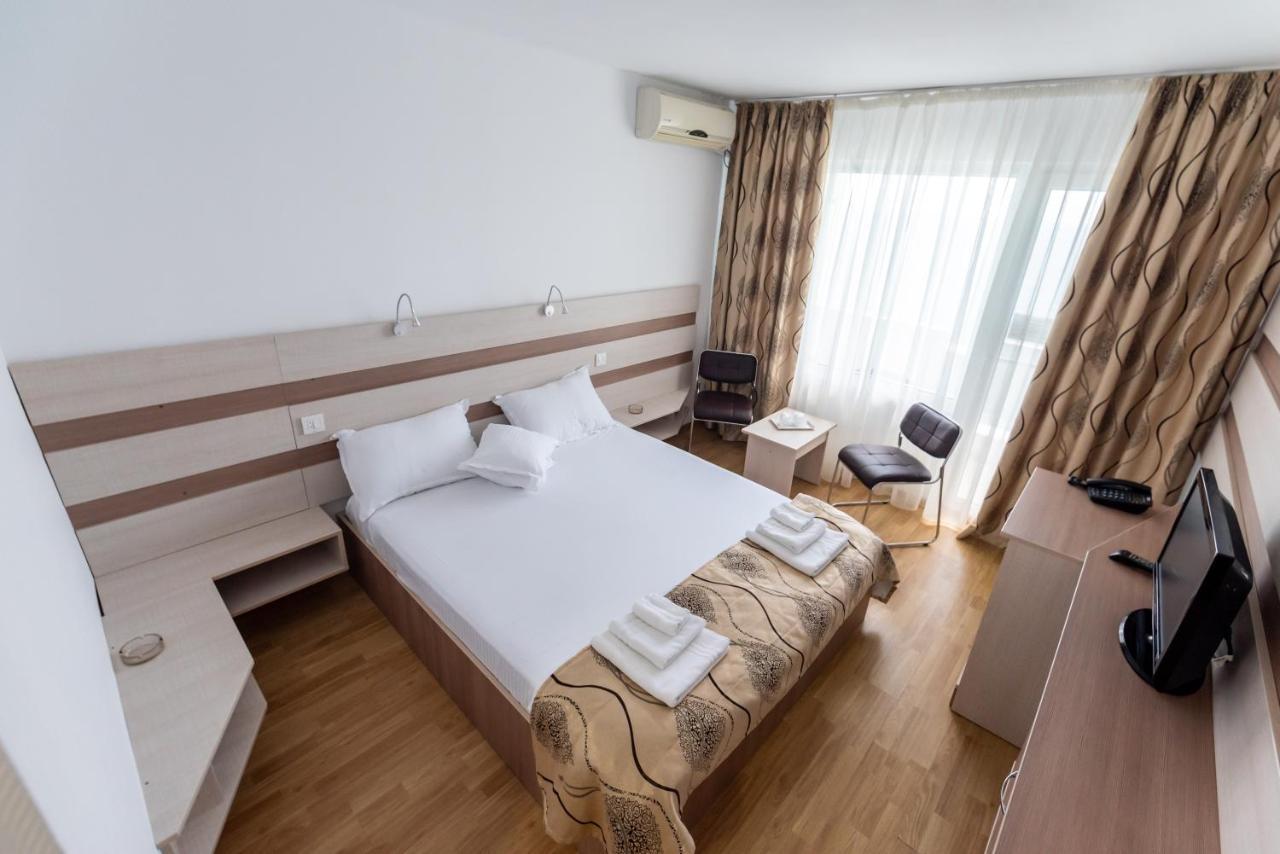 Hotel Capitol Jupiter Bagian luar foto