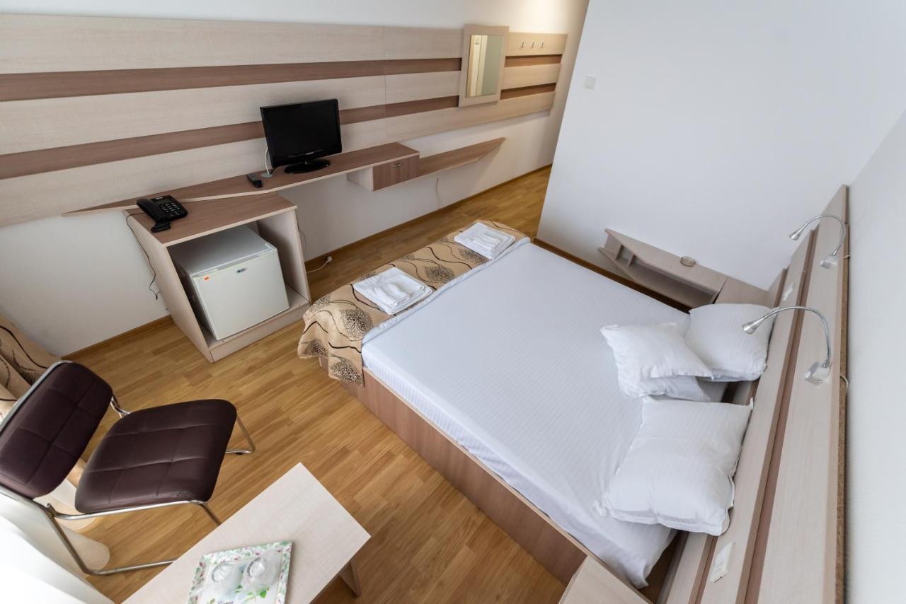 Hotel Capitol Jupiter Bagian luar foto