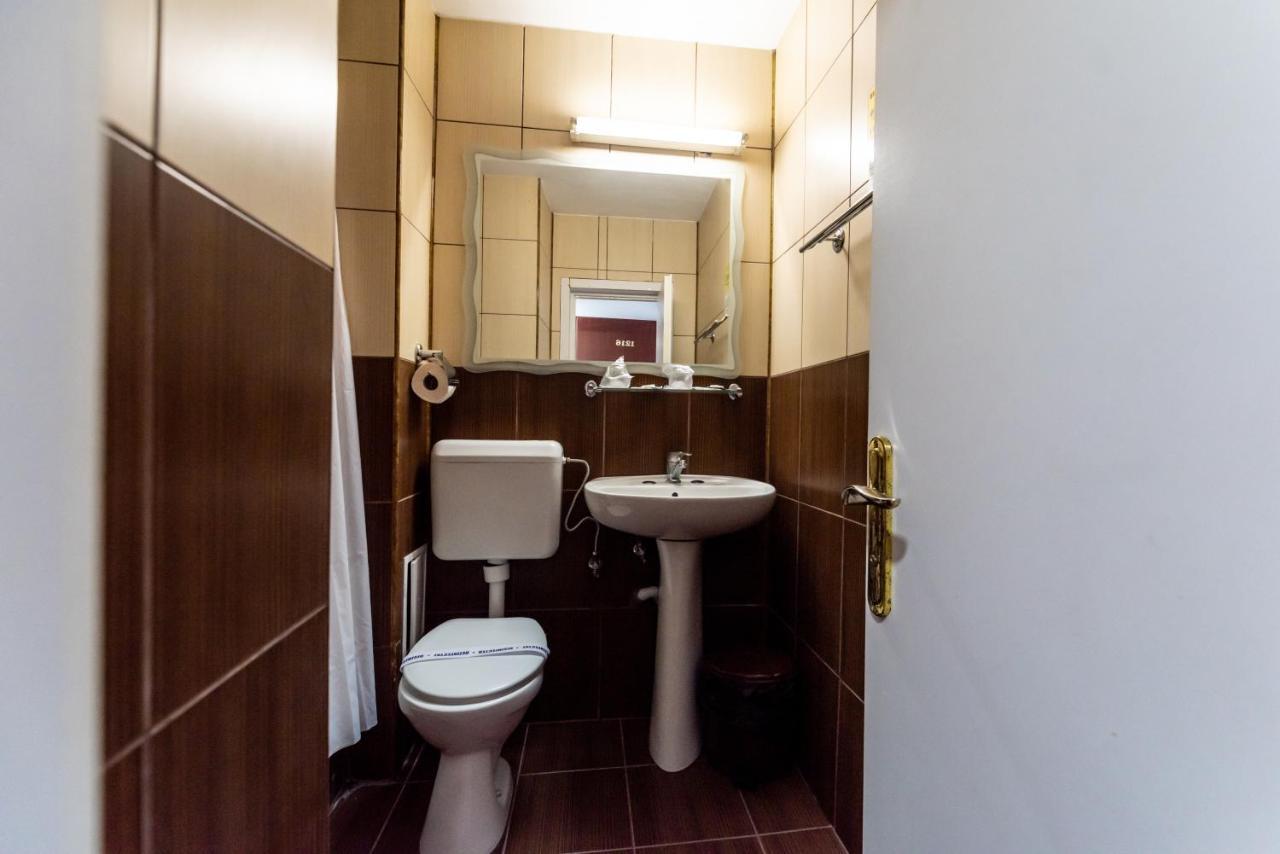 Hotel Capitol Jupiter Bagian luar foto