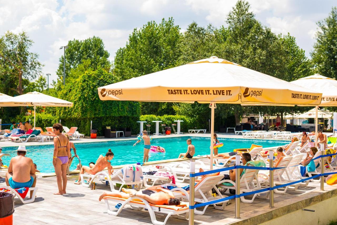Hotel Capitol Jupiter Bagian luar foto